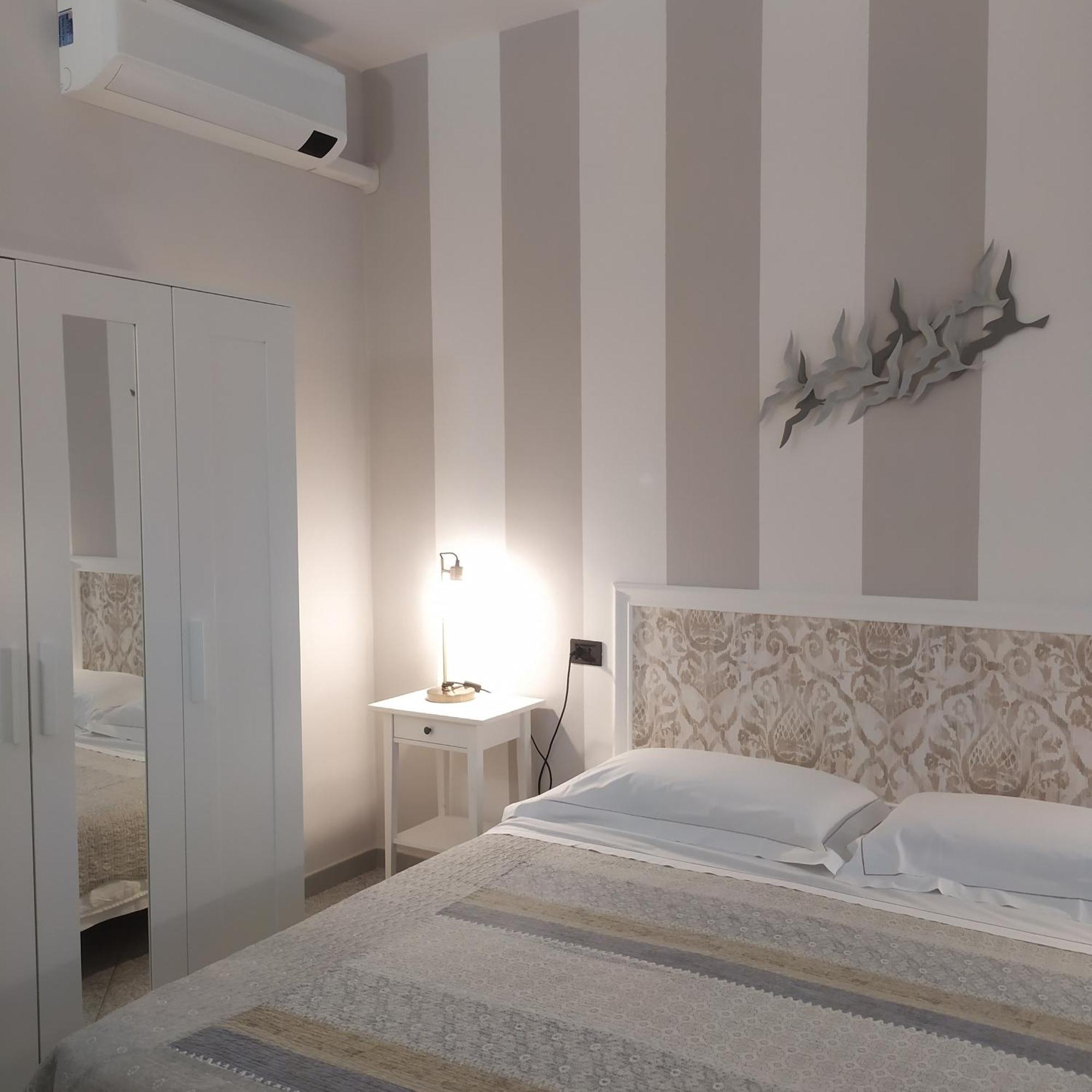 Hotel Torre Челе Лигуре Екстериор снимка