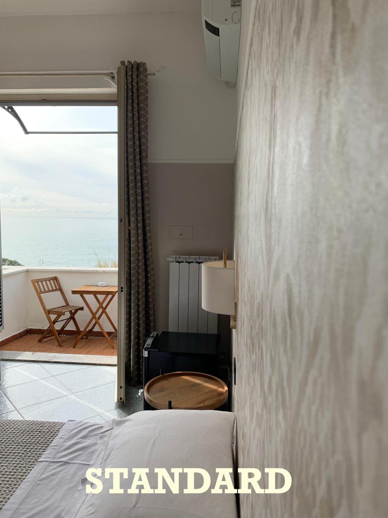 Hotel Torre Челе Лигуре Екстериор снимка