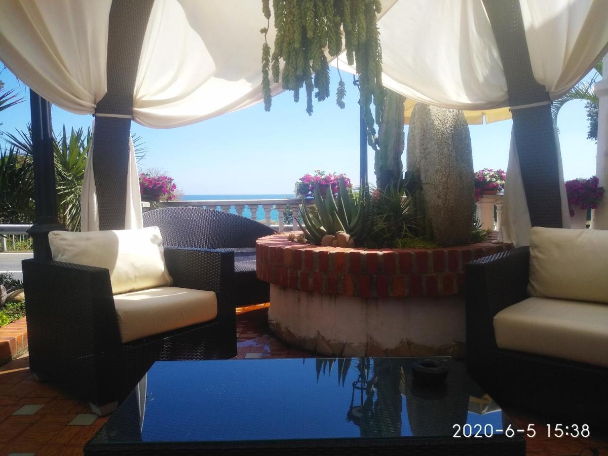 Hotel Torre Челе Лигуре Екстериор снимка